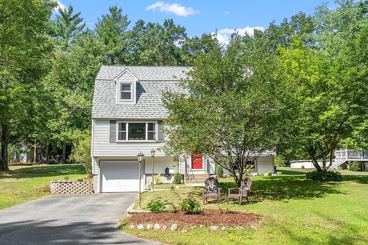93 Auburn Road Londonderry, NH 03053 - Photo 2 of 40 Gallery Image 2