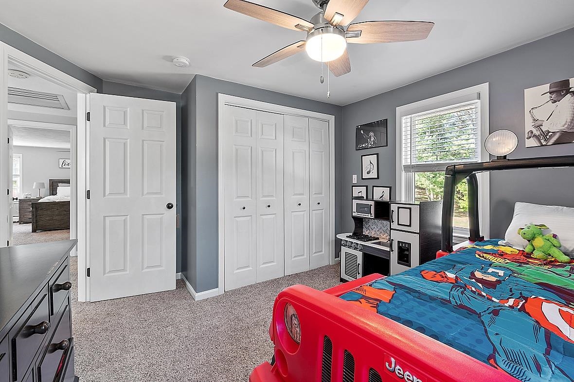 93 Auburn Road Londonderry, NH 03053 - Photo 27 of 40 Gallery Image 27