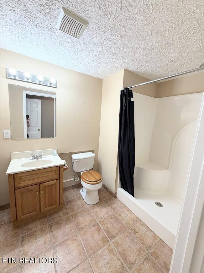 221 Cross Creek Road Maynardville, TN 37807 - Photo 14 of 19 Downstairs Bath