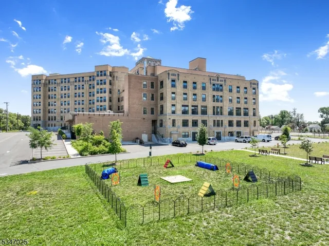 $2,180 | 520 Belleville Avenue, Unit E306, Belleville, NJ 07109