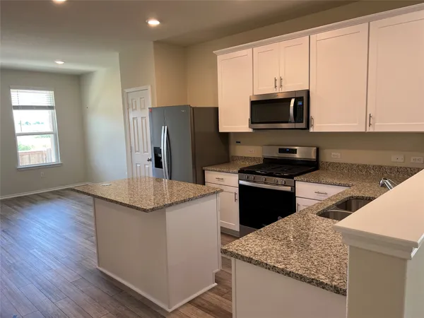 $1,950 | 561 Papaya Drive, Buda, TX 78610