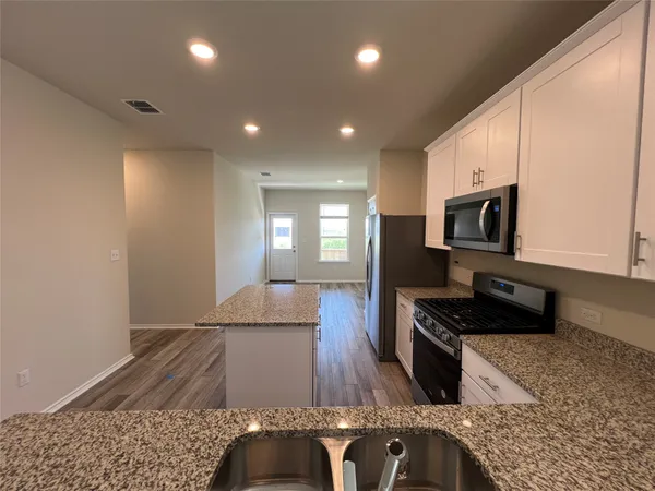 $1,950 | 561 Papaya Drive, Buda, TX 78610