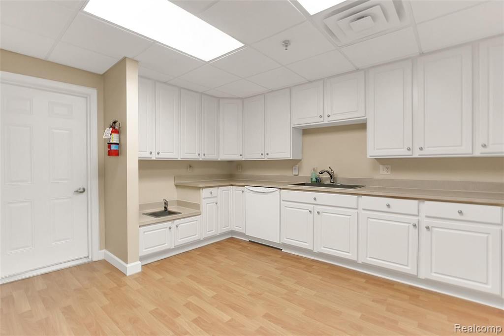 906 North Beck Road Canton, MI 48187 - Photo 37 of 73