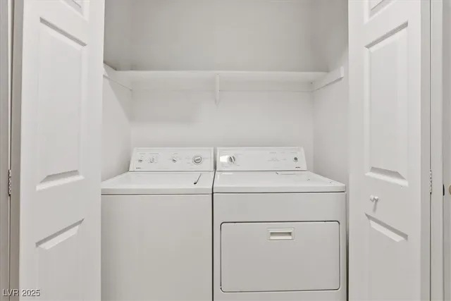 $1,900 | 2559 Kilmaron Circle, Henderson, NV 89014