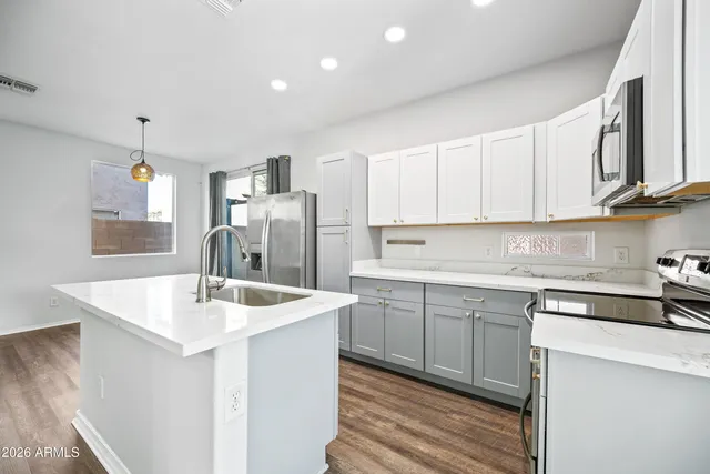 $2,100 | 1516 East Mobile Lane, Phoenix, AZ 85040