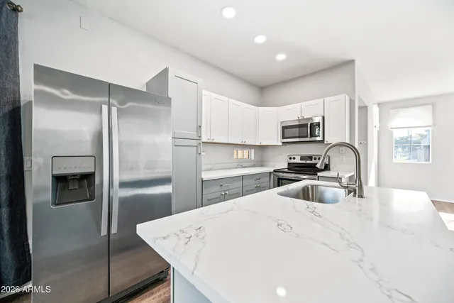 $2,100 | 1516 East Mobile Lane, Phoenix, AZ 85040