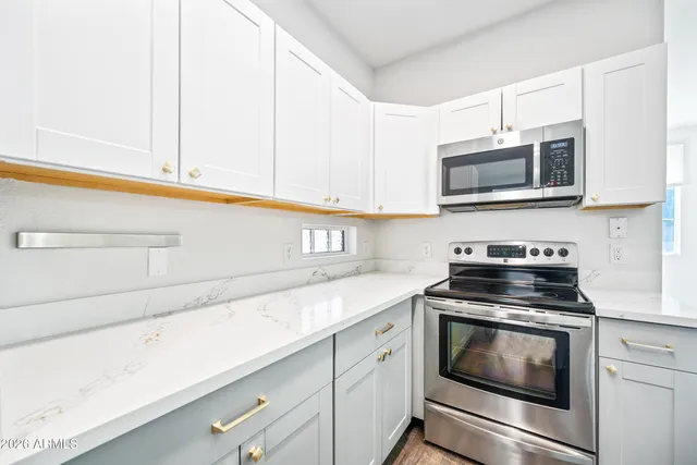 $2,100 | 1516 East Mobile Lane, Phoenix, AZ 85040