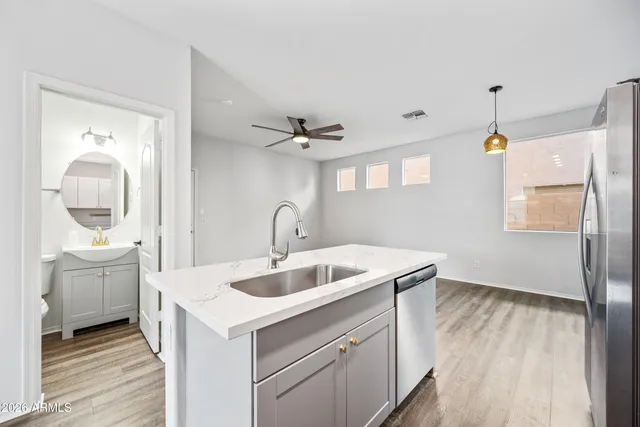 $2,100 | 1516 East Mobile Lane, Phoenix, AZ 85040