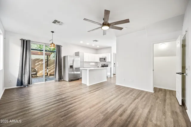 $2,100 | 1516 East Mobile Lane, Phoenix, AZ 85040