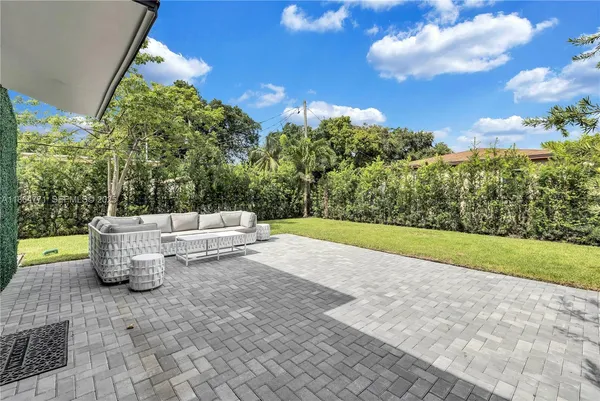 a view of outdoor space yard and patio