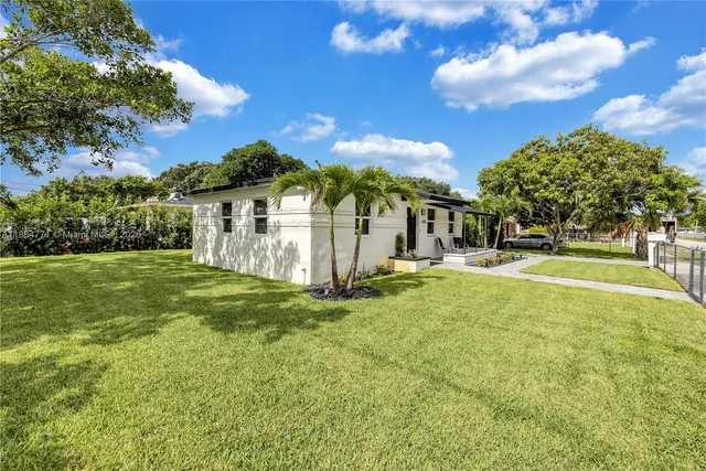 $525,000 | 1390 Northeast 150th Street, Miami, FL 33161