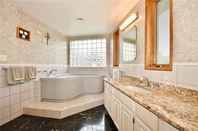 218 Tech Road Pittsburgh, PA 15205 - Photo 17 of 25 Gallery Image 17