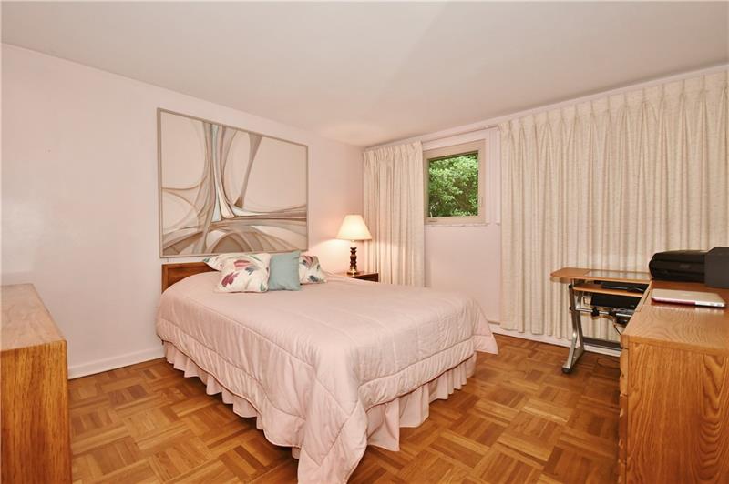 218 Tech Road Pittsburgh, PA 15205 - Photo 19 of 25 Gallery Image 19