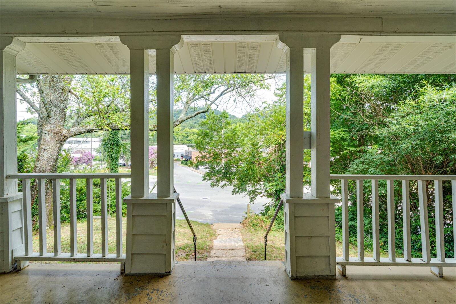 804 Dallas Road Chattanooga, TN 37405 - Photo 5 of 47 05-804 Dallas Rd-4