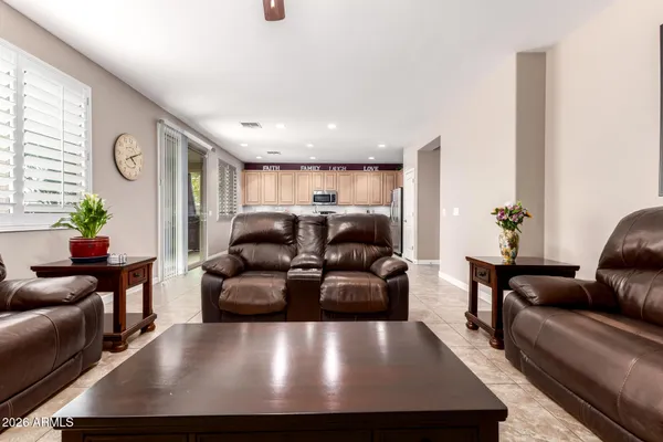 $925,000 | 535 East Jordan Drive, Gilbert, AZ 85297