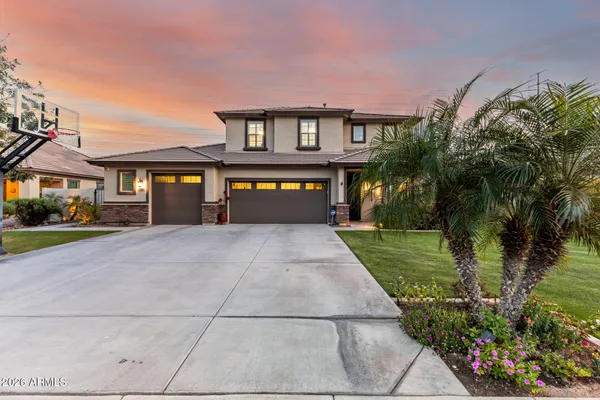 $925,000 | 535 East Jordan Drive, Gilbert, AZ 85297