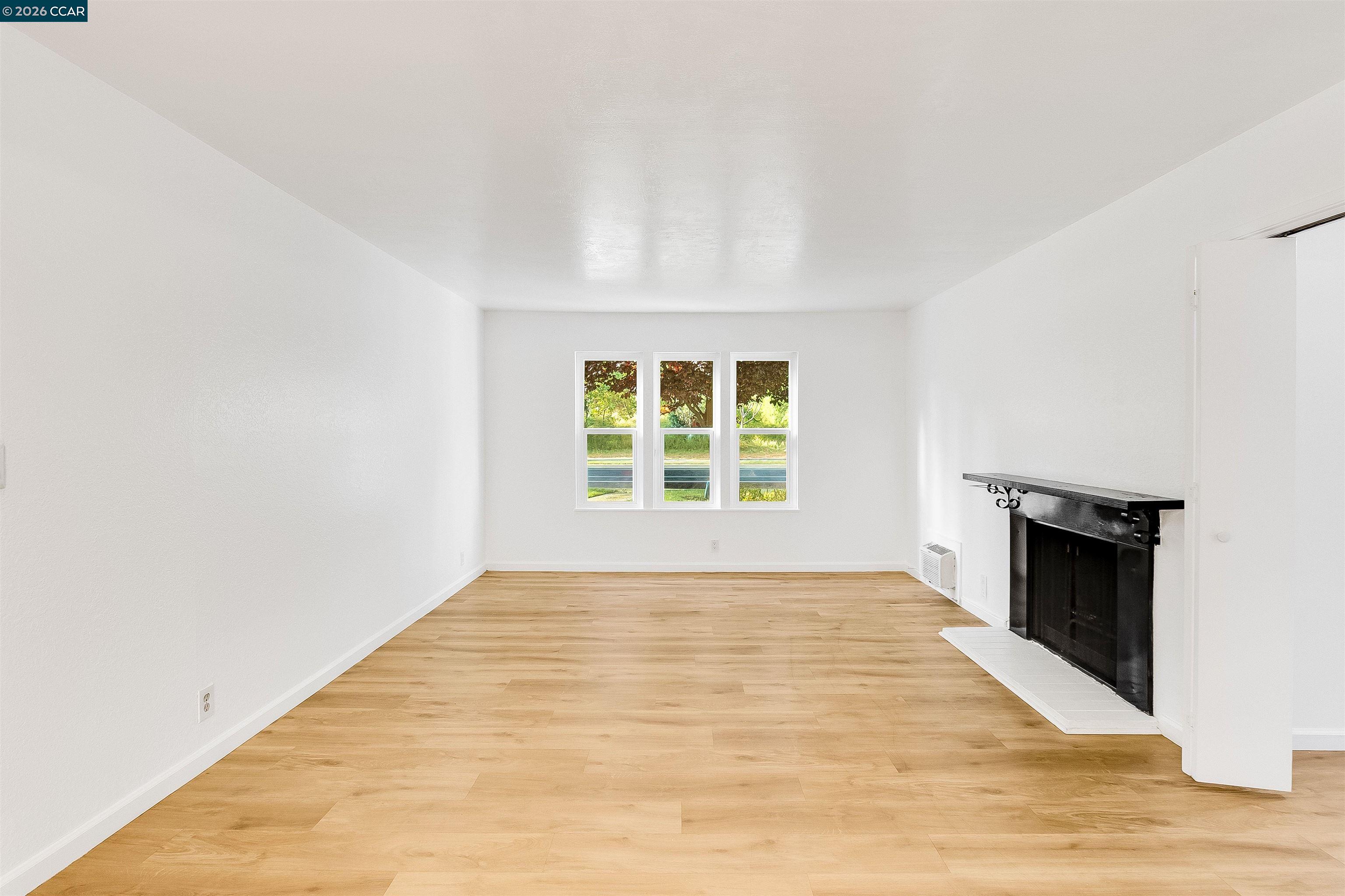 375 Camelback Road, Unit 4 Pleasant Hill, CA 94523 - Photo 3 of 49