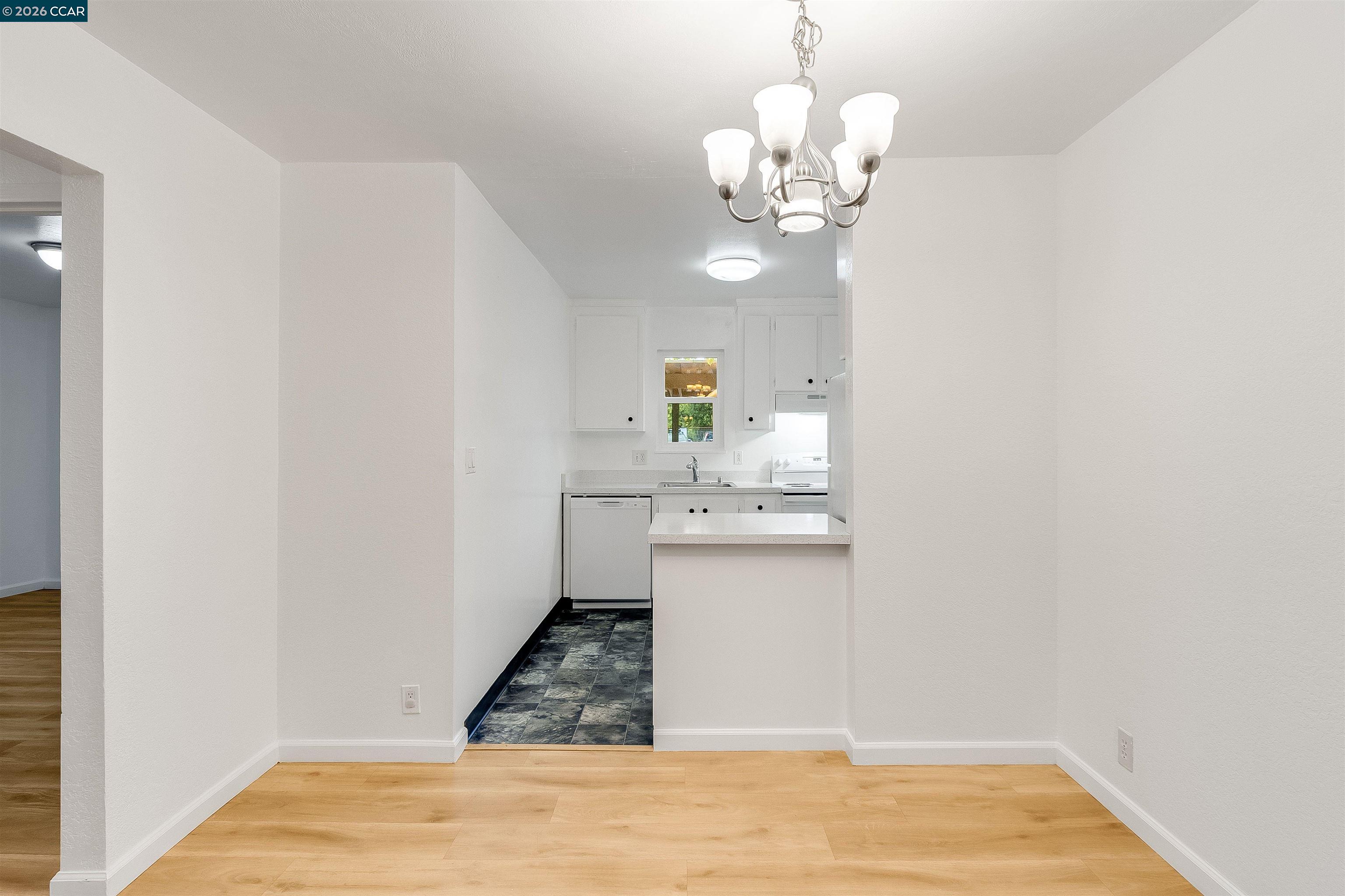 375 Camelback Road, Unit 4 Pleasant Hill, CA 94523 - Photo 7 of 49