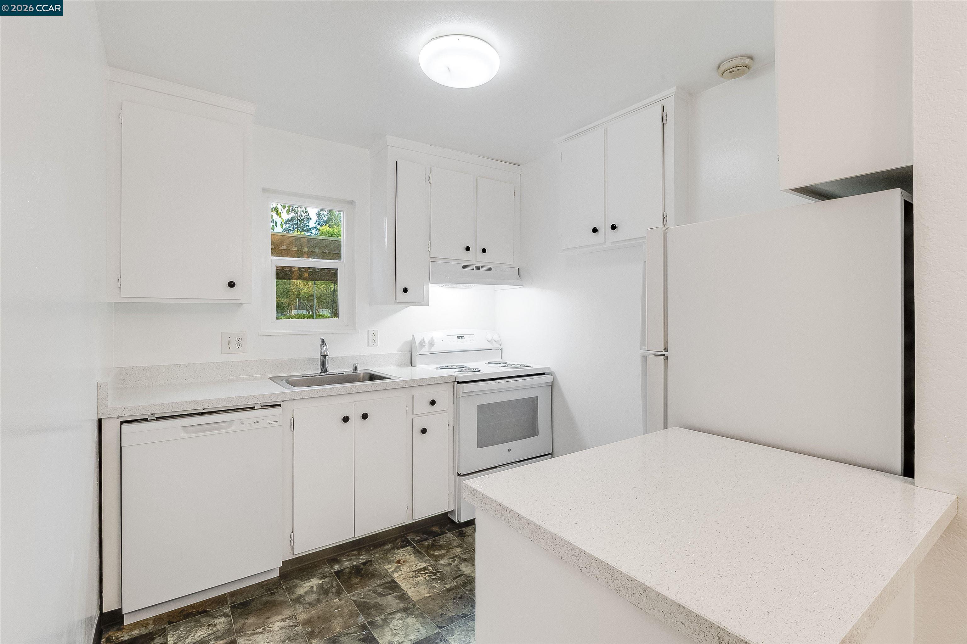 375 Camelback Road, Unit 4 Pleasant Hill, CA 94523 - Photo 8 of 49