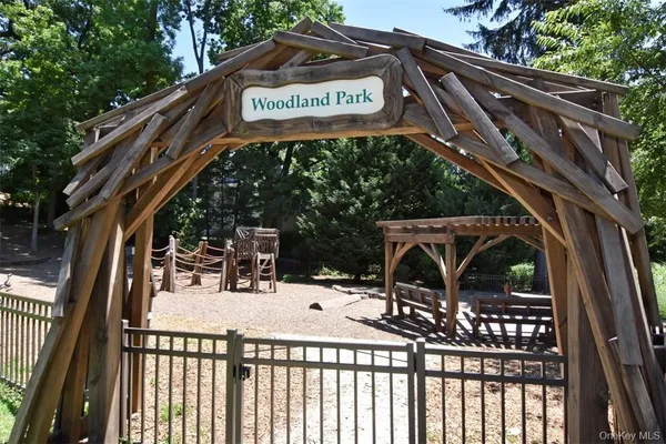 $3,825 | 139 Fifth Avenue, Unit 3E, Pelham, NY 10803