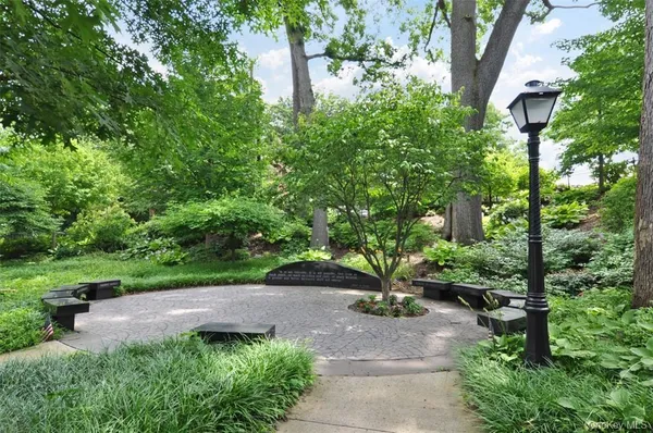 $3,825 | 139 Fifth Avenue, Unit 3E, Pelham, NY 10803