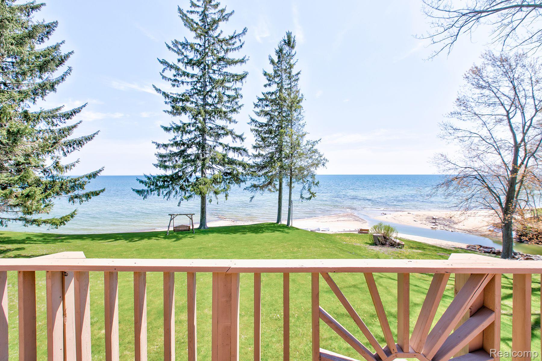 5434 Lakeshore Road Deckerville, MI 48427 - Photo 10 of 77 Gallery Image 10