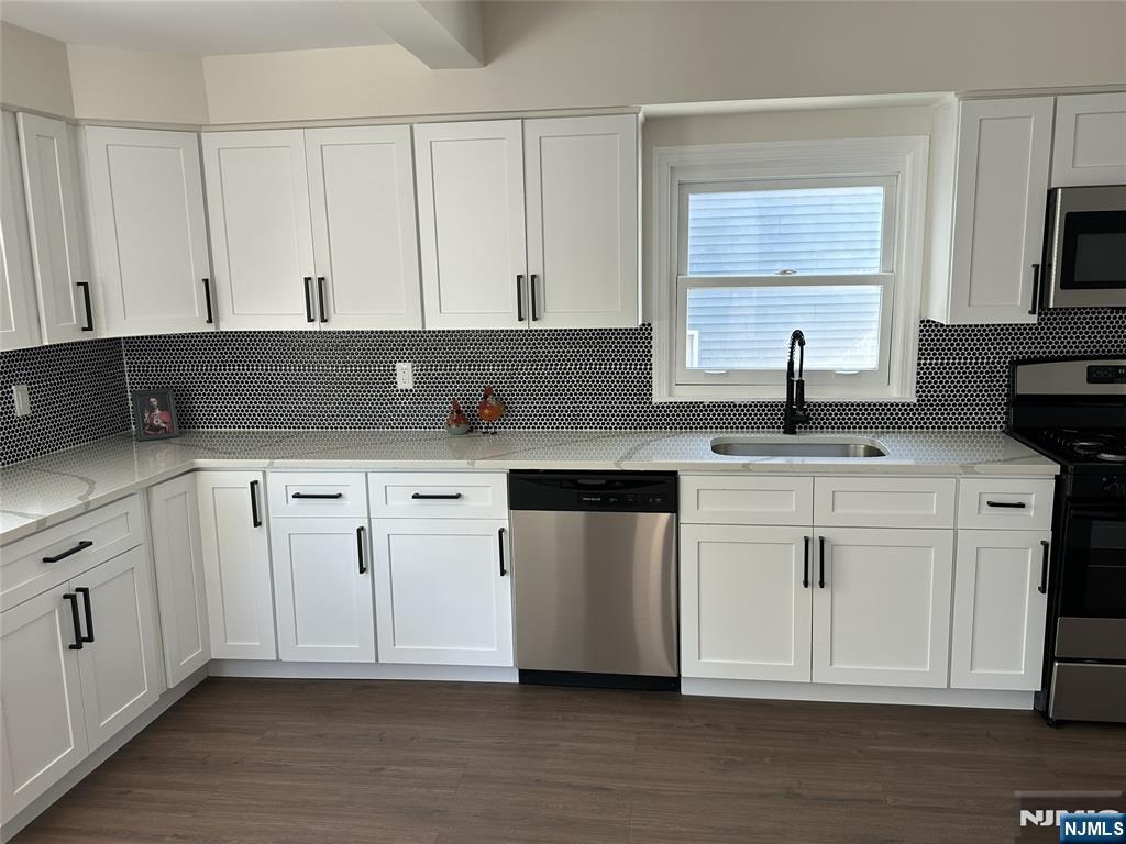 724 3rd Street Lyndhurst, NJ 07071 - Photo 6 of 13