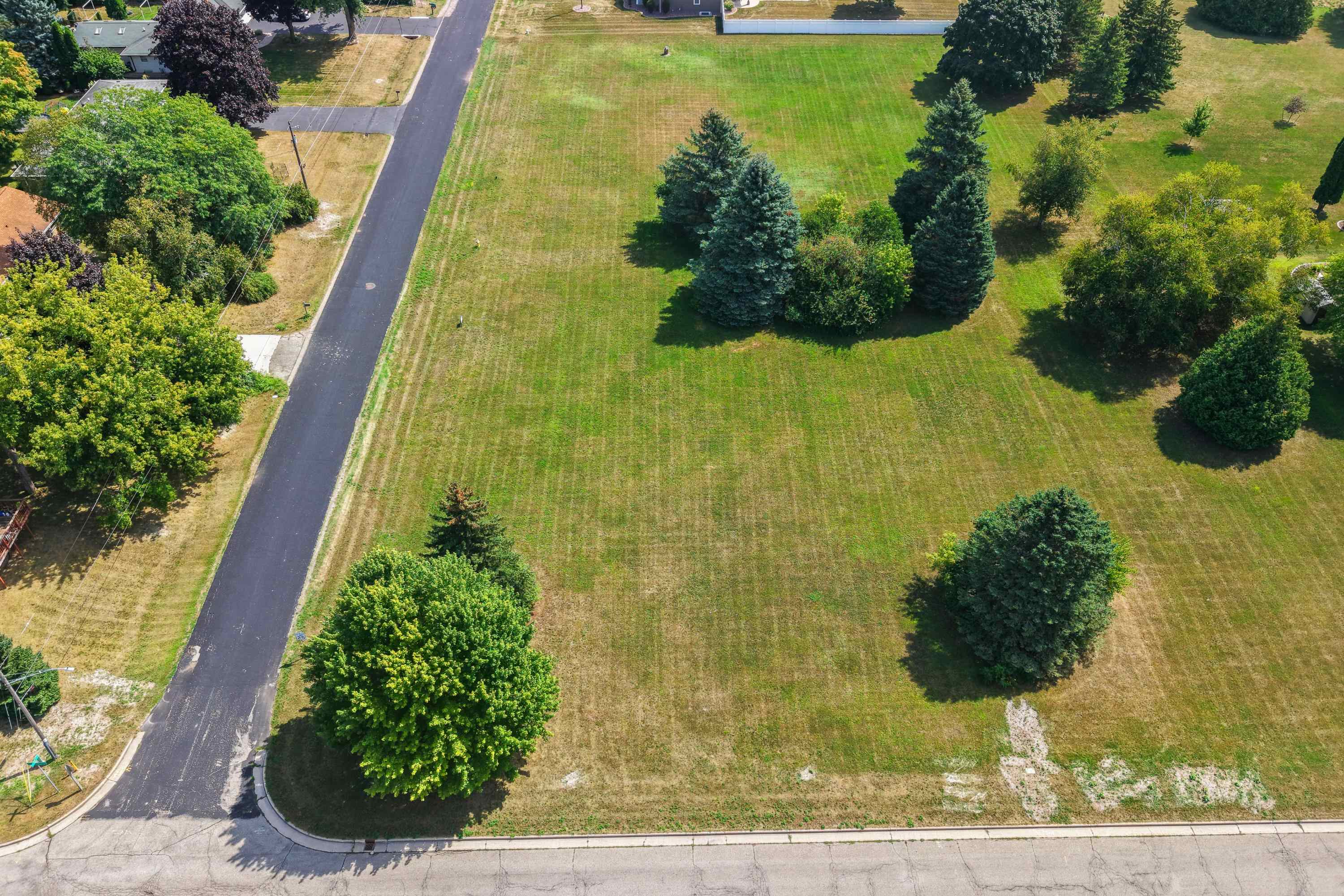 5825 Long Court, Unit 11 Appleton, WI 54914 - Photo 1 of 6 Gallery Image 1