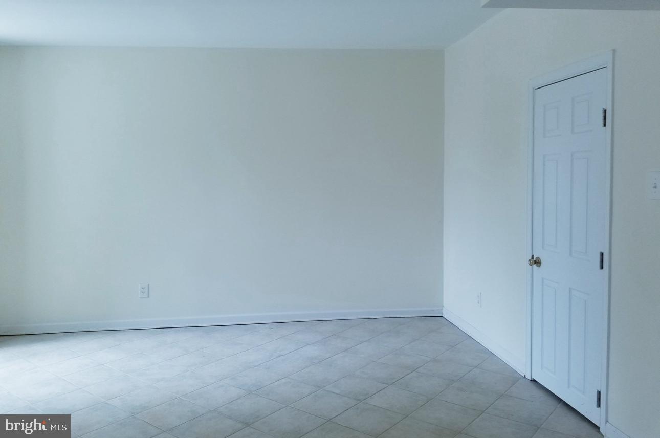 805 Brooks Lane, Unit 2 Baltimore, MD 21217 - Photo 9 of 11 a view of a small space