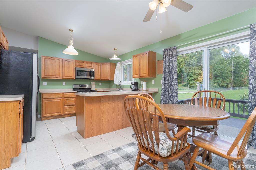 249 South Hughes Road Howell, MI 48843 - Photo 6 of 29