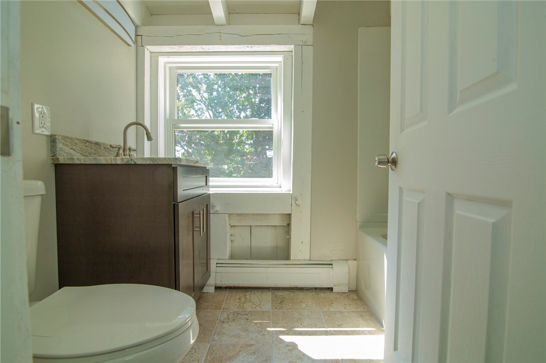 376 Shore Road Westerly, RI 02891 - Photo 15 of 32