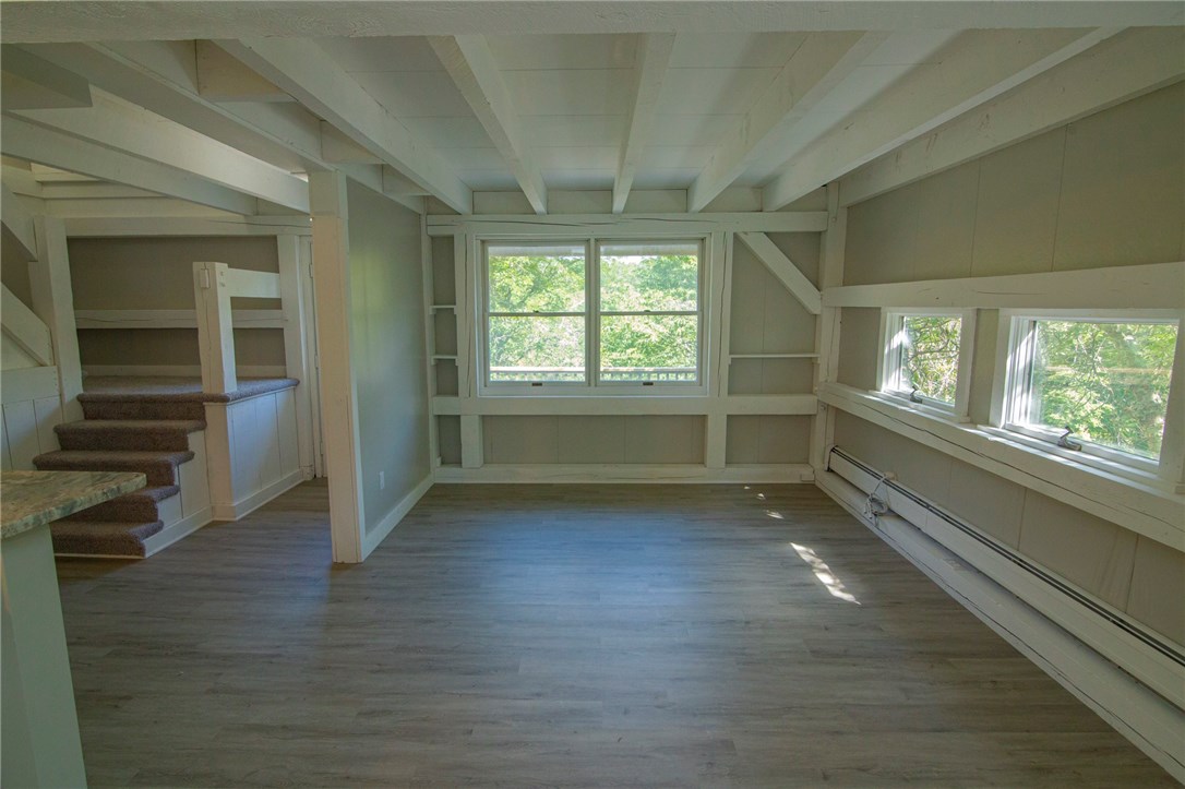 376 Shore Road Westerly, RI 02891 - Photo 4 of 32
