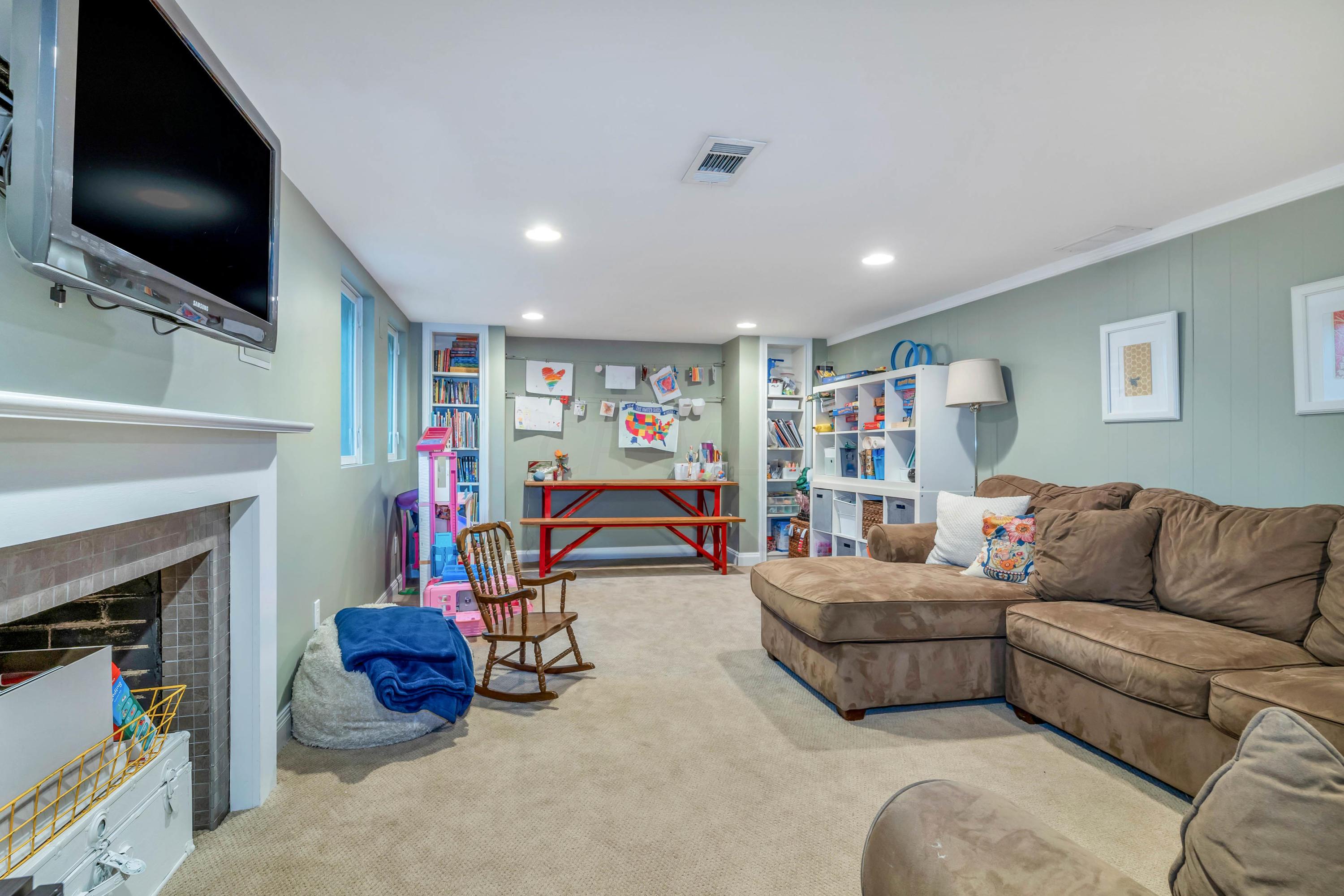 2661 Berwyn Road Columbus, OH 43221 - Photo 23 of 29