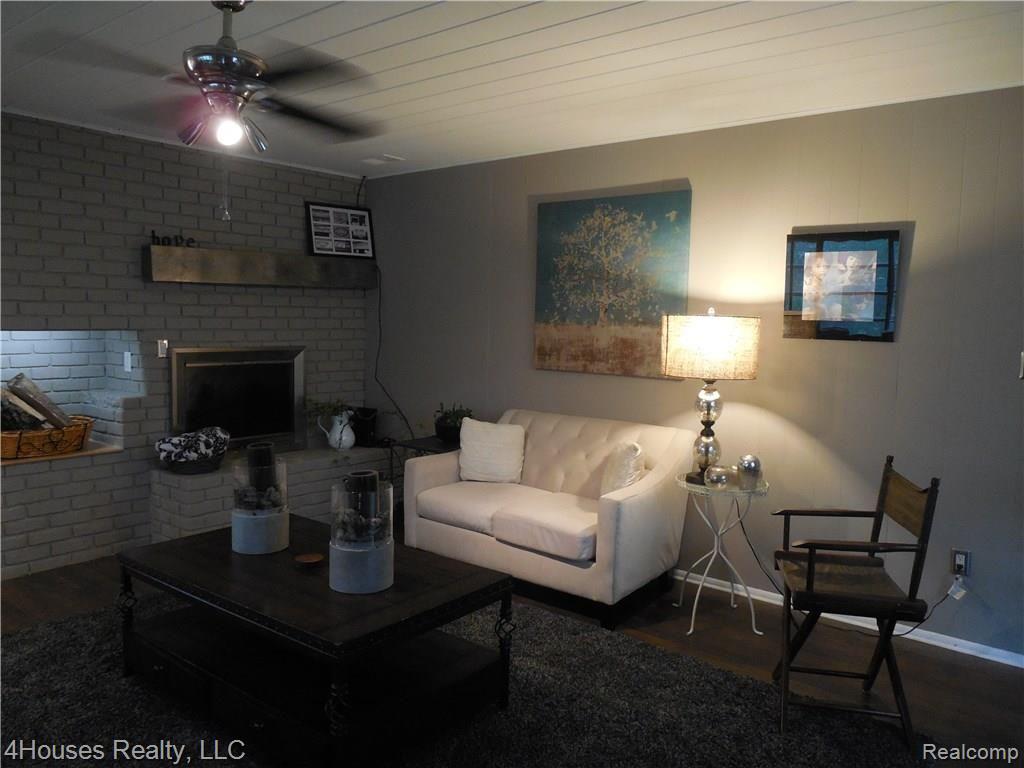 2686 New England Drive Rochester, MI 48309 - Photo 33 of 58 Family Room