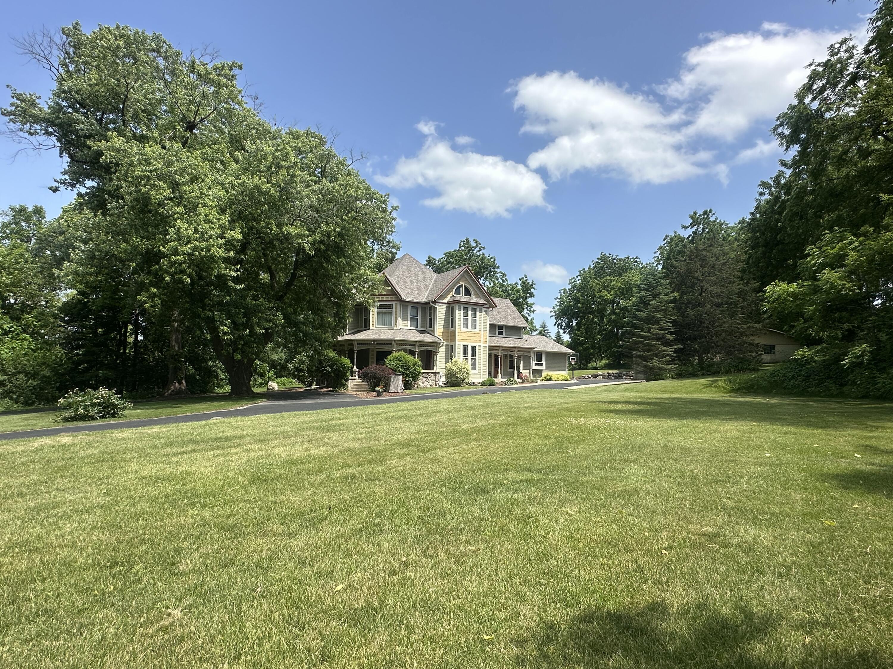 823 East Brandybrook Road Wales, WI 53183 - Photo 3 of 70 IMG_4554