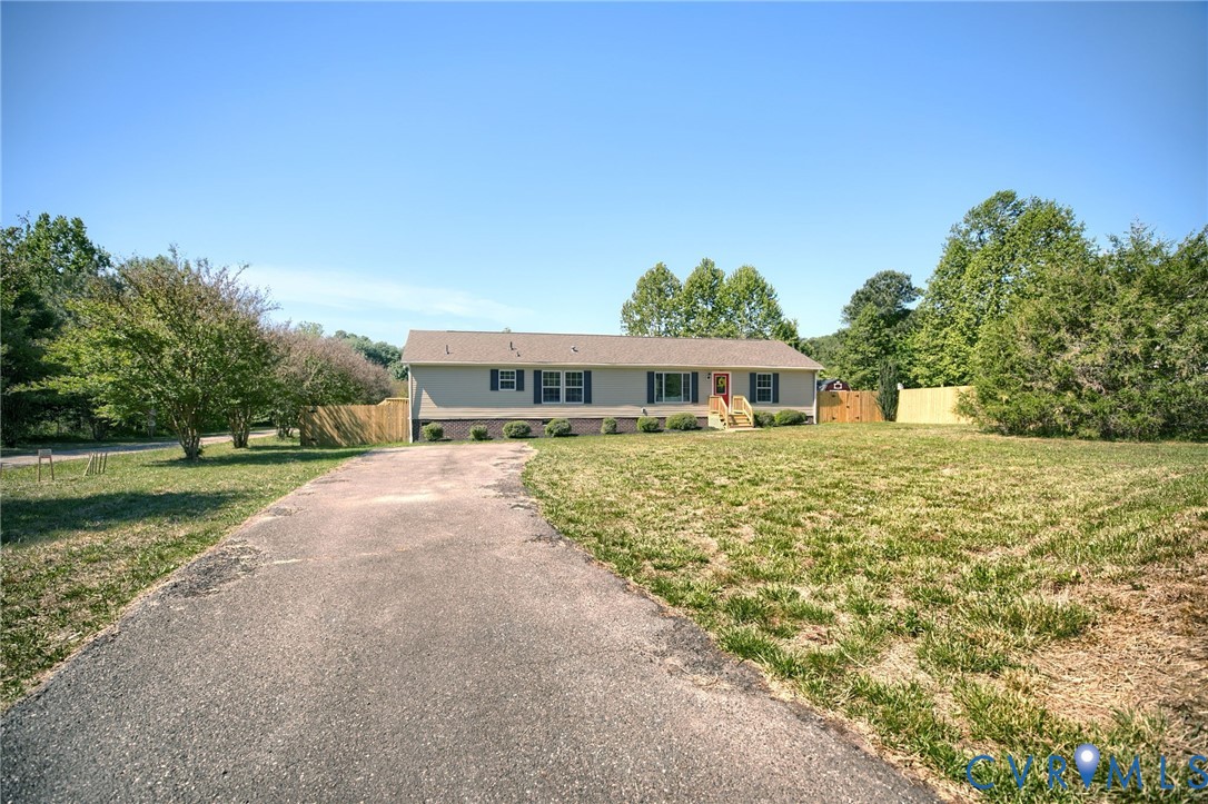 9424 Marlfield Road Gloucester, VA 23061 - Photo 3 of 31