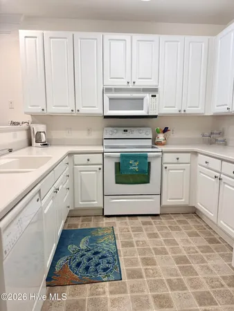 $1,675 | 221 Woodlands Way, Unit 16, Calabash, NC 28467