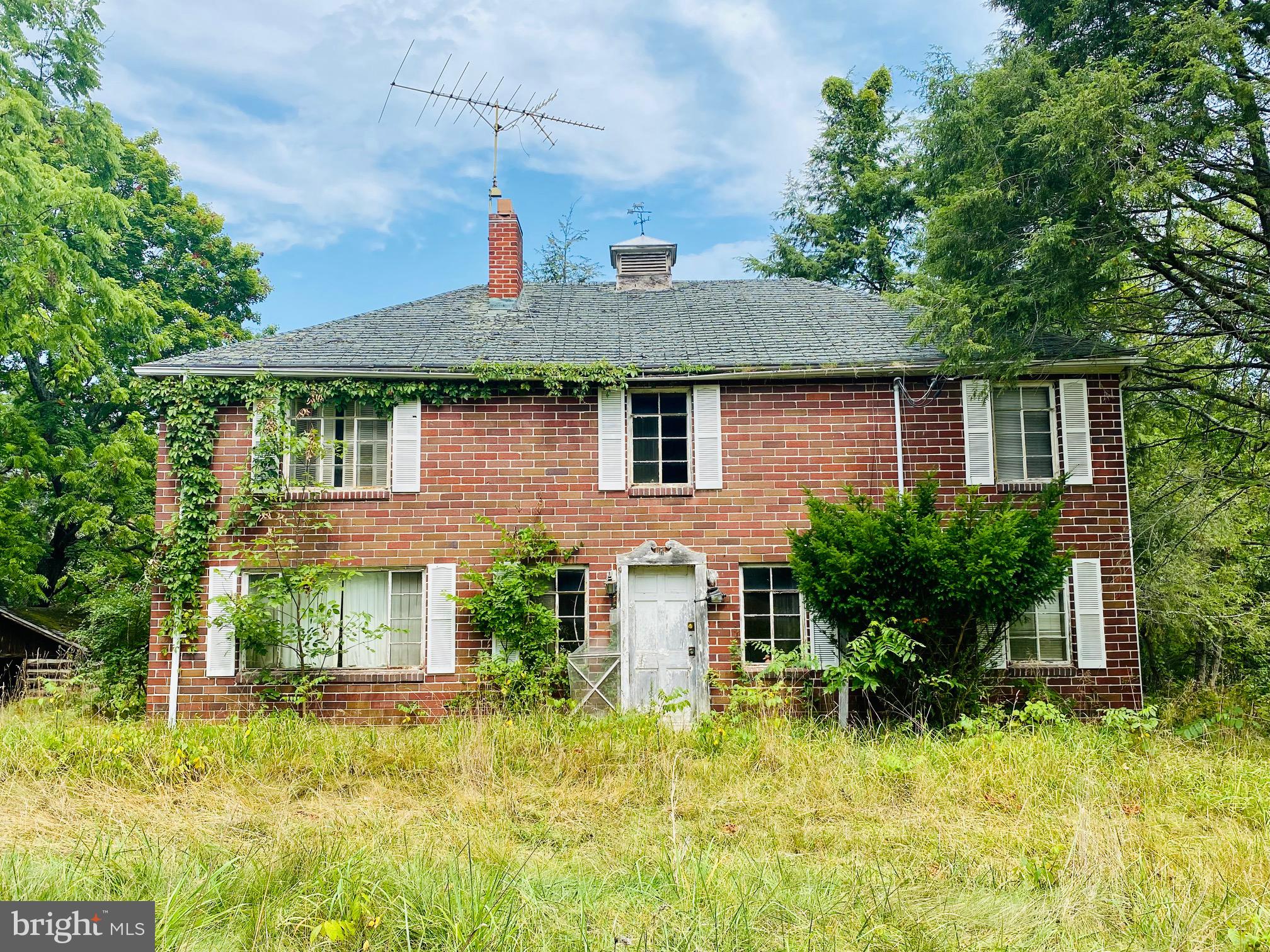 914 Plains Road Paw Paw, WV 25434 - Photo 7 of 33 This home is currently uninhabitable.