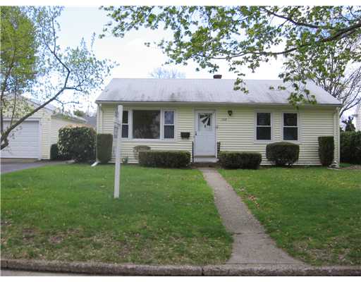 108 Fales Road Bristol, RI 02809 - Photo 1 of 9 Exterior Front.