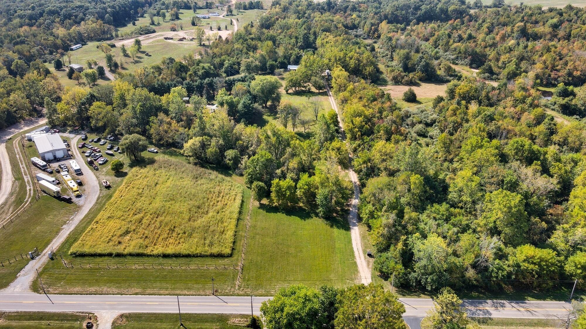12499 Tarlton Road Southwest Circleville, OH 43113 - Photo 2 of 15 002