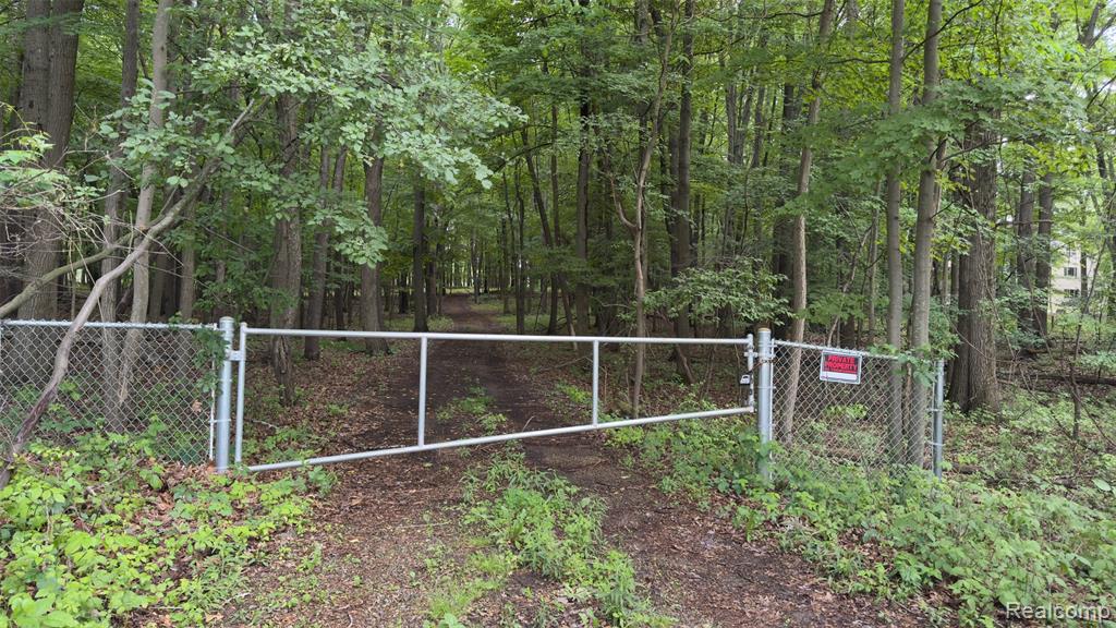 2608 East Sutton Road Metamora, MI 48455 - Photo 2 of 64