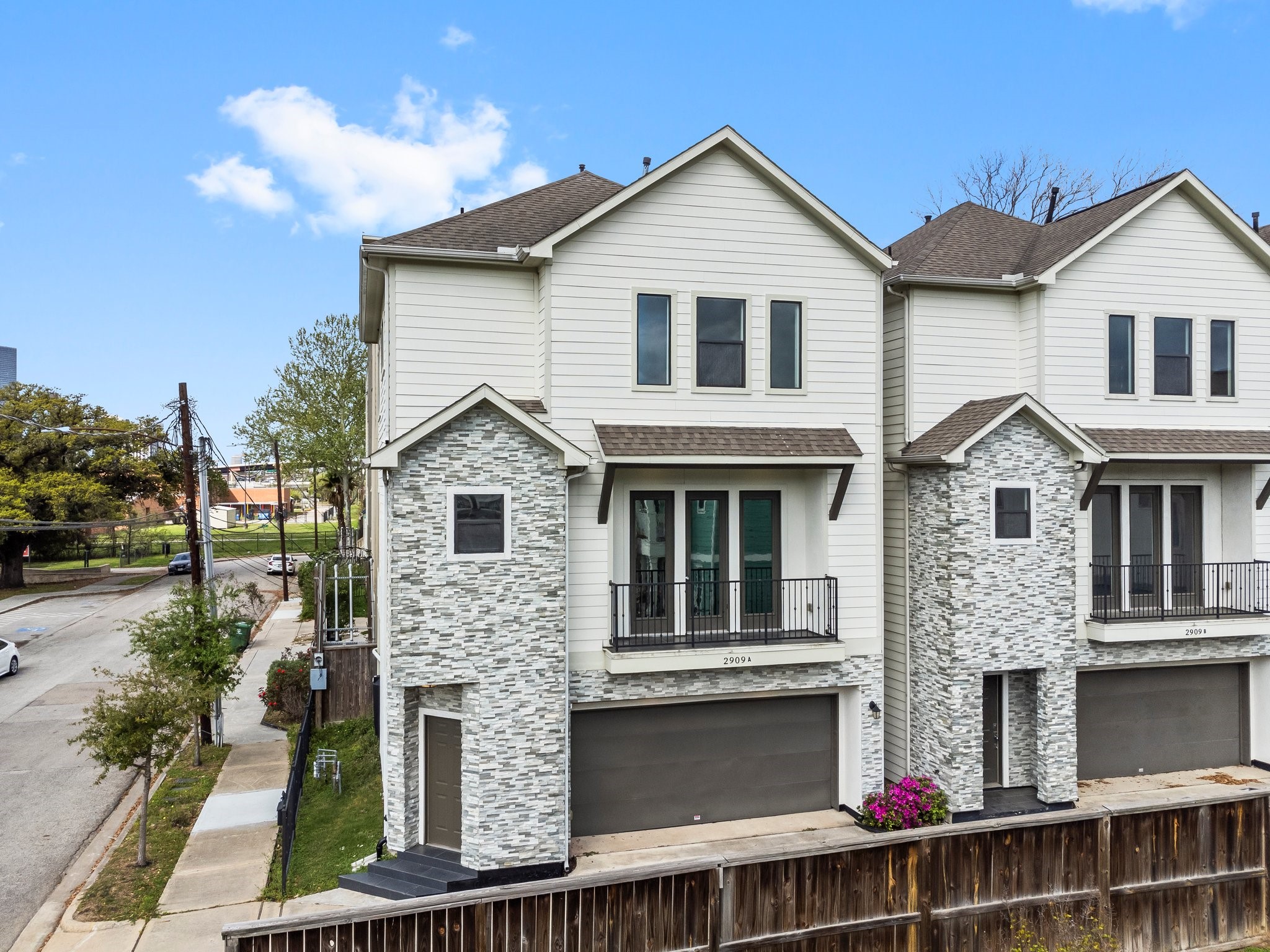 2909 Gillespie Street, Unit A Houston, TX 77020 - Photo 3 of 32