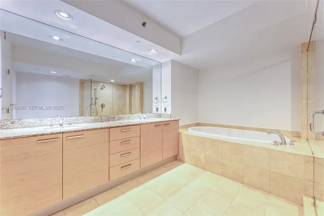 $2,299,000 | 1830 South Ocean Drive, Unit 4601, Hallandale Beach, FL 33009