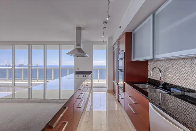 $2,299,000 | 1830 South Ocean Drive, Unit 4601, Hallandale Beach, FL 33009