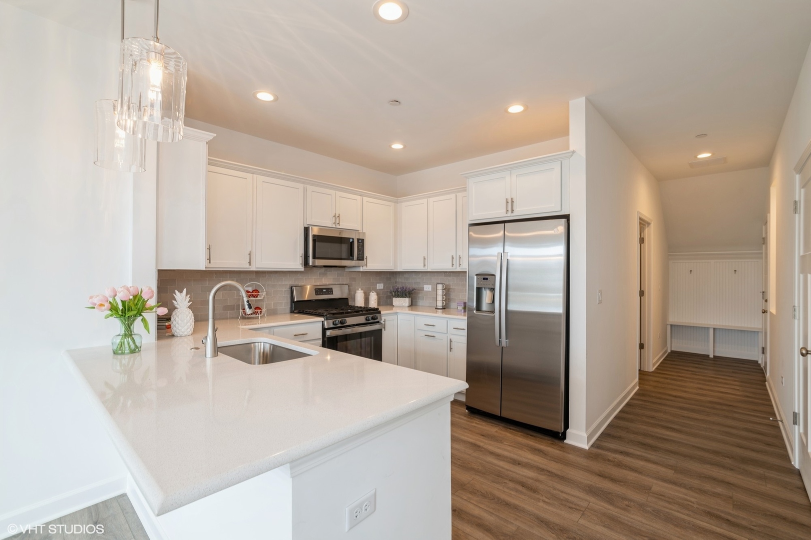 383 Masters Drive Addison, IL 60101 - Photo 5 of 17