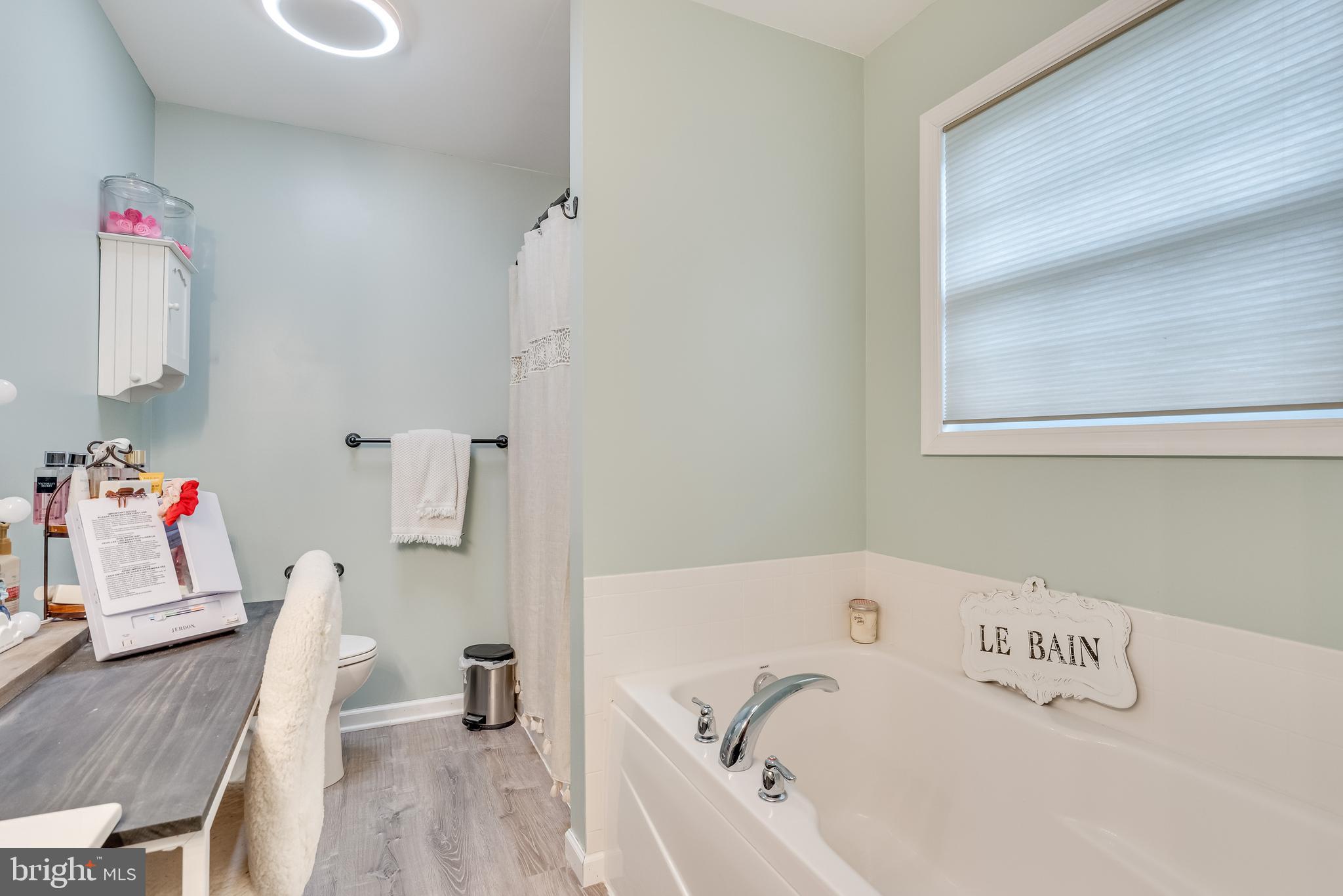 405 East Beltline Avenue Ranson, WV 25438 - Photo 44 of 68 Includes soaking tub and separate shower