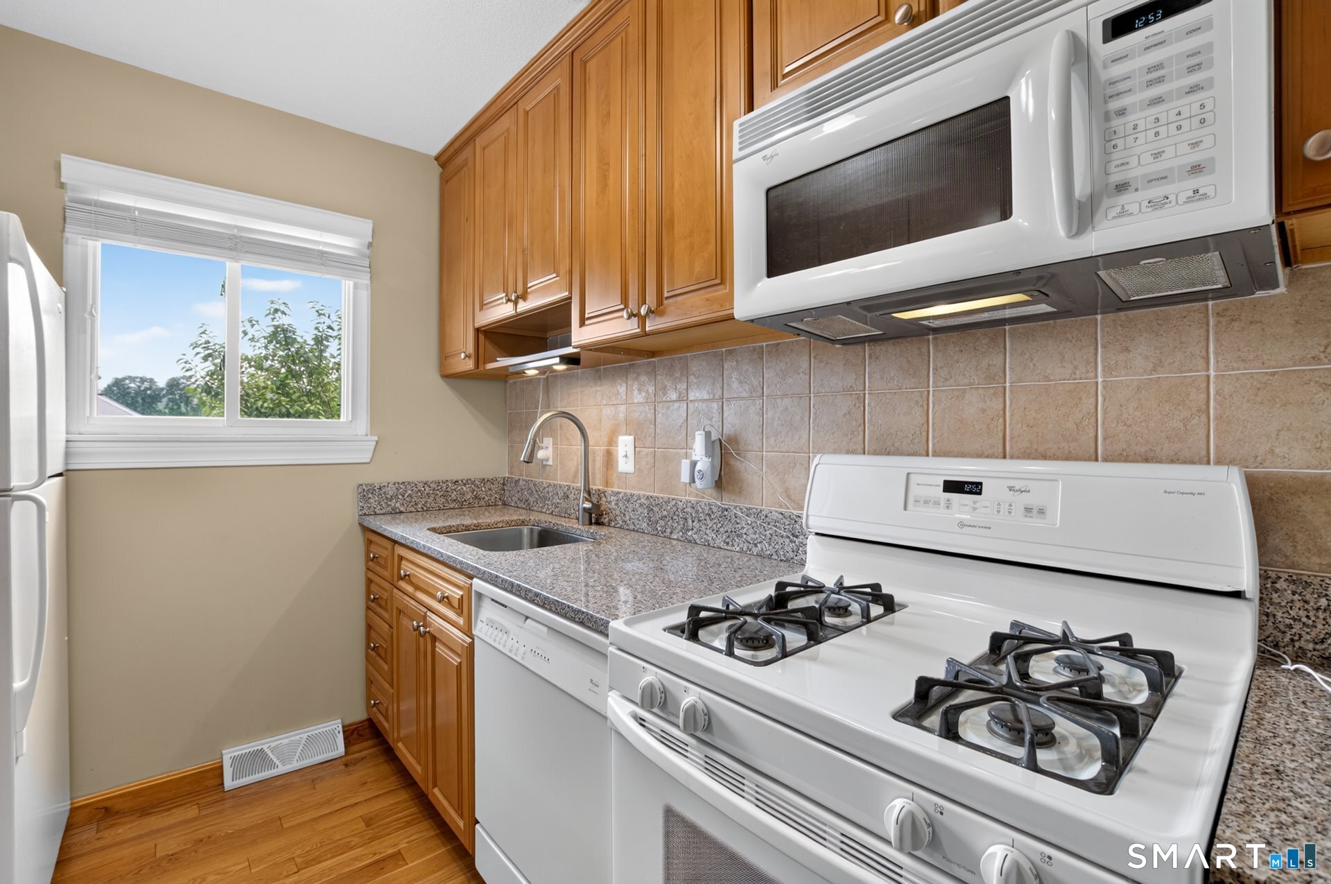 405 Timber Lane, Unit 405 Canton, CT 06019 - Photo 20 of 40