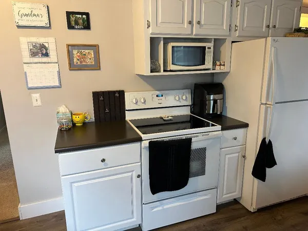 $243,900 | 3109 Rogers Ln Avenue Southwest, Wyoming, MI 49509