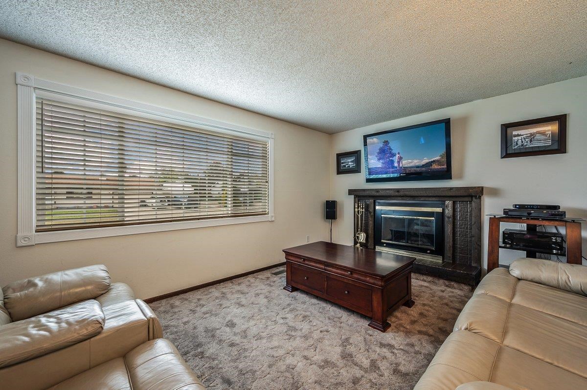 4708 North Larch Road Spokane Valley, WA 99216 - Photo 2 of 32 Gallery Image 2