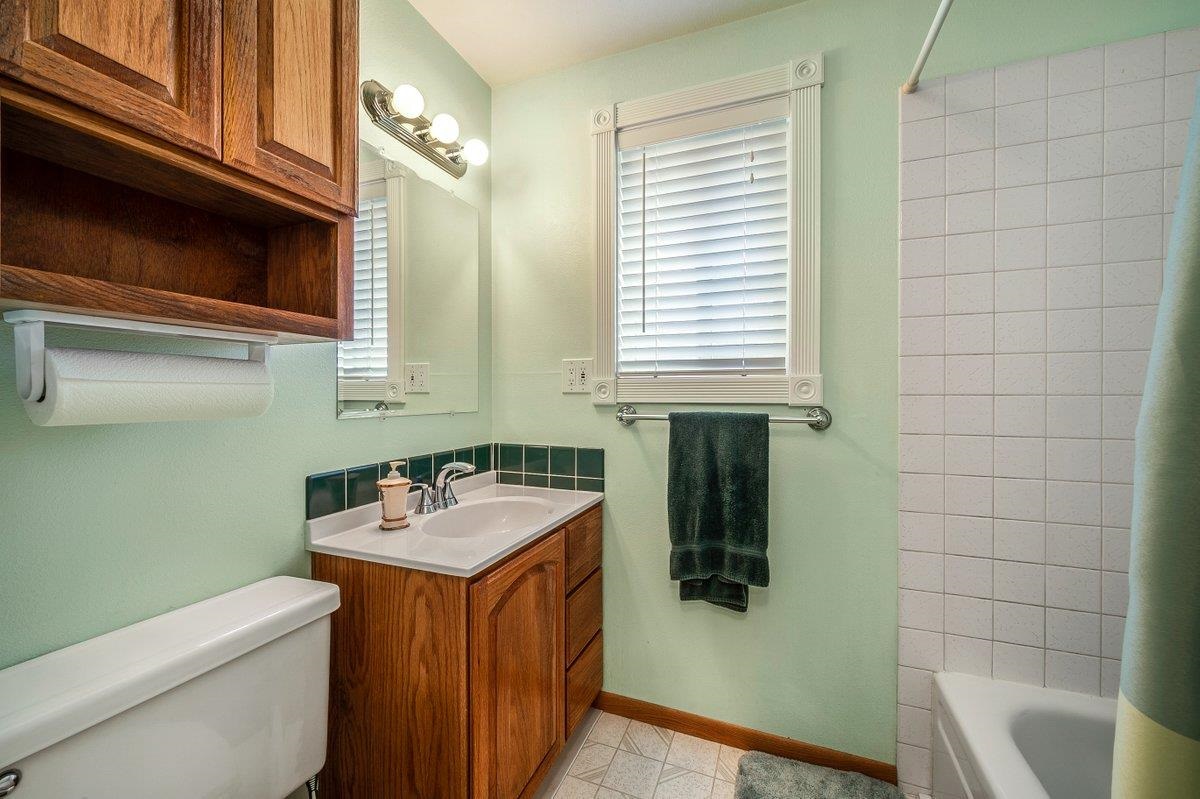 4708 North Larch Road Spokane Valley, WA 99216 - Photo 11 of 32 Gallery Image 11